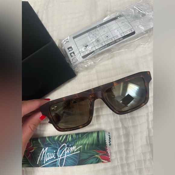 NWOT Maui Jim Kahiko Sunglasses